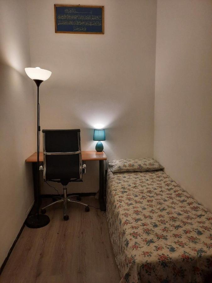 Nice And Quiet Accommodation In The City Center Milano Exteriör bild